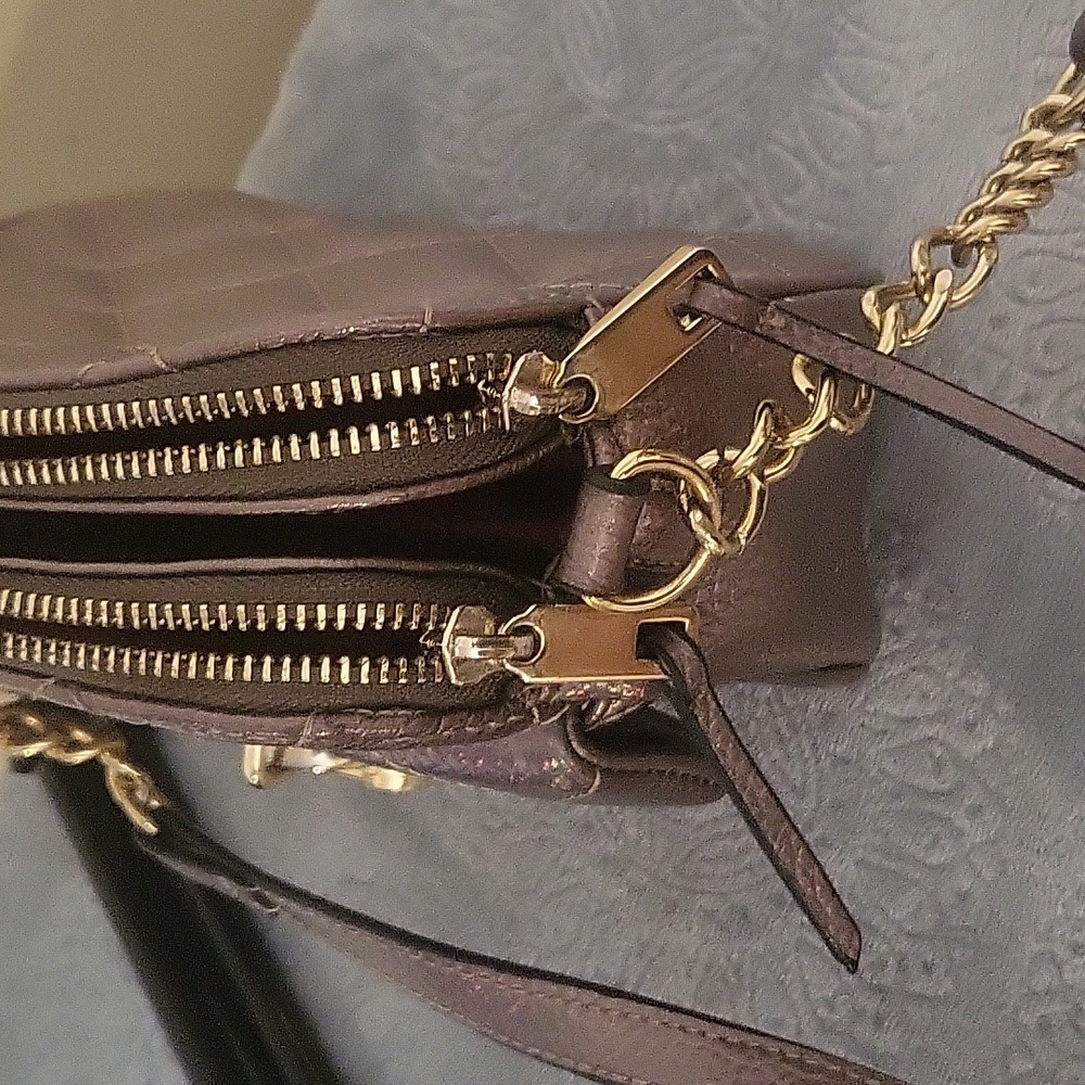 Juicy Couture iridescent pewter metalic sheen double quilted crossbody bag - Picture 8 of 11
